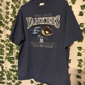 Vintage New York Yankees Navy Graphic Tee